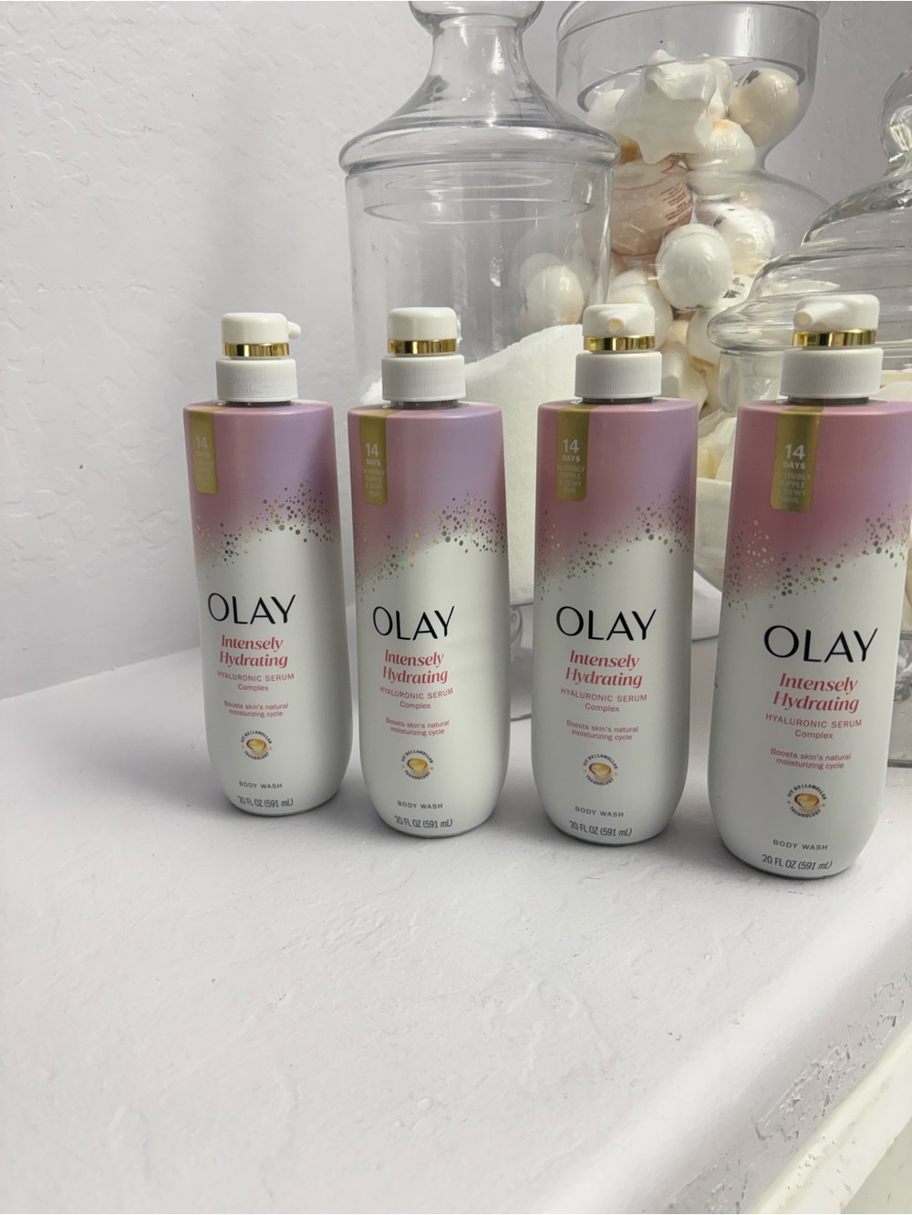 4 Olay Intensely Hydrating Body Wash NI